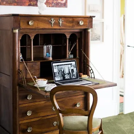 Le Passagran Bed & Breakfast 4*